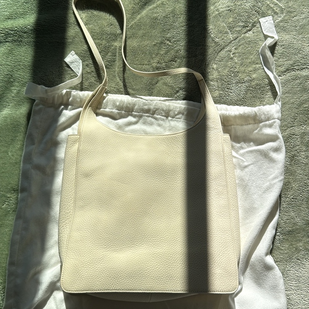 The Row Jules Leather Tote Shoulder Bag brand new - Picture 4 of 5